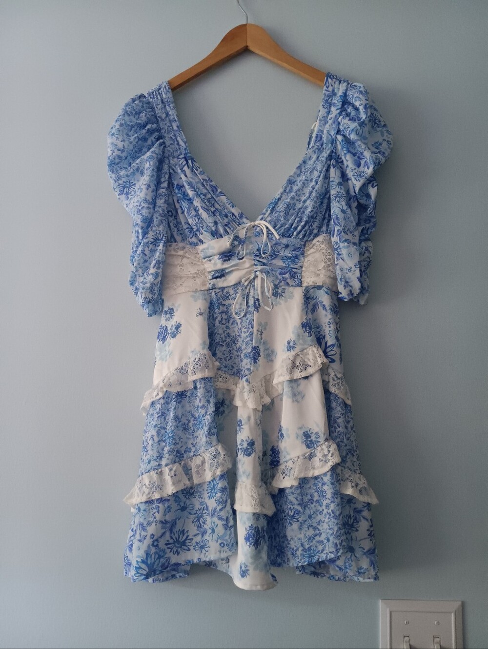 For Love & Lemons Rosalyn Blue Floral Layered Backless Dress XS - Picture 3 of 8